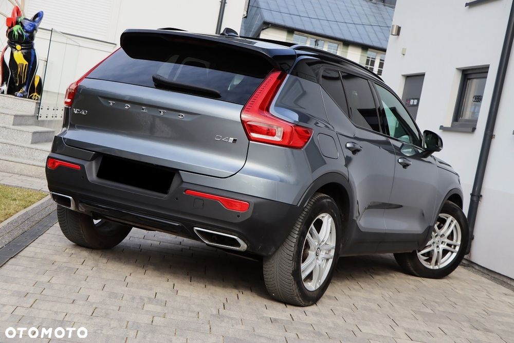 Volvo XC 40 D4 AWD R-Design - 11