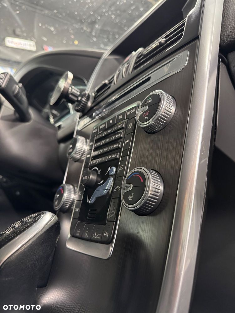 Volvo XC 60 D4 AWD R-Design Kinetic - 18