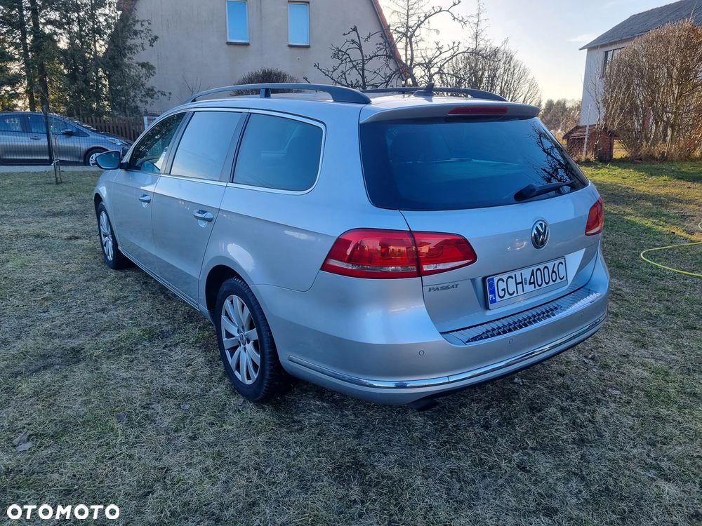 Volkswagen Passat - 4