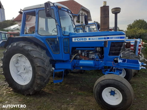 Ford 8700