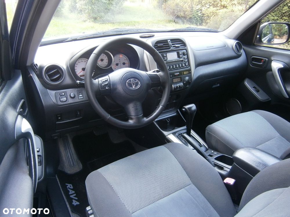 Toyota RAV4 2.0 VVT-i Sol - 11
