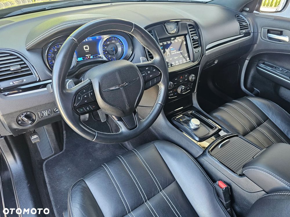 Chrysler 300s - 15