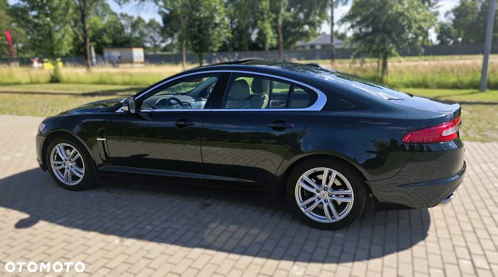 Jaguar XF 2.7 V6 D Premium Luxury - 9