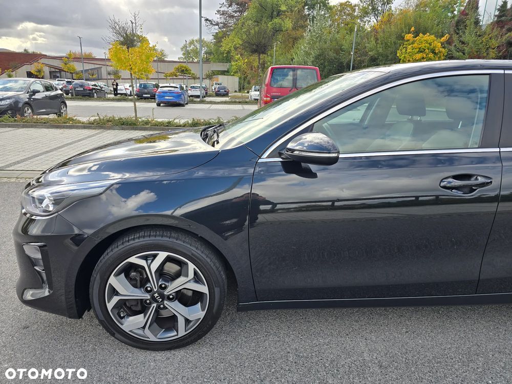 Kia Ceed - 32