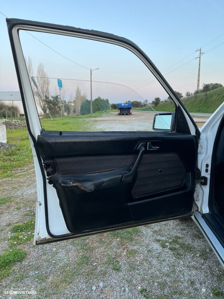 Mercedes-Benz W201 (1982-1993) 190 D 2.0 - 10