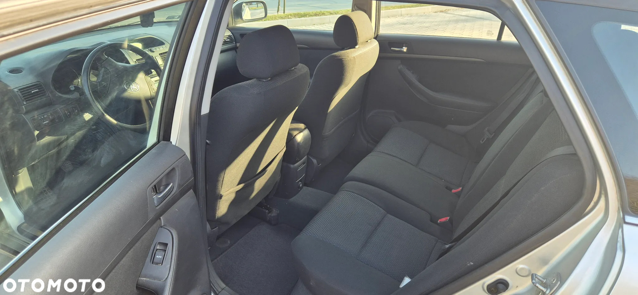 Toyota Avensis 2.0 D-4D Sol Plus - 13
