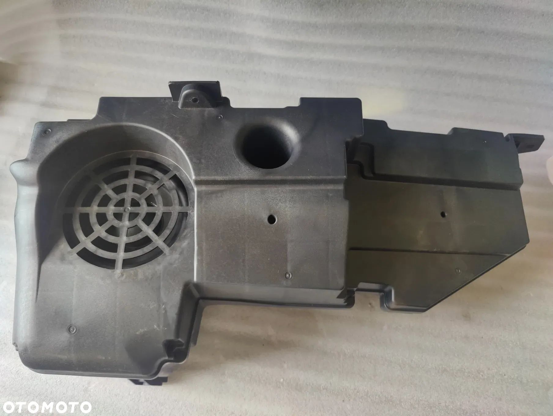 Audi A6 C7 2018 GŁOŚNIK NISKOTONOWY SUBWOOFER 4G9035381A - 1