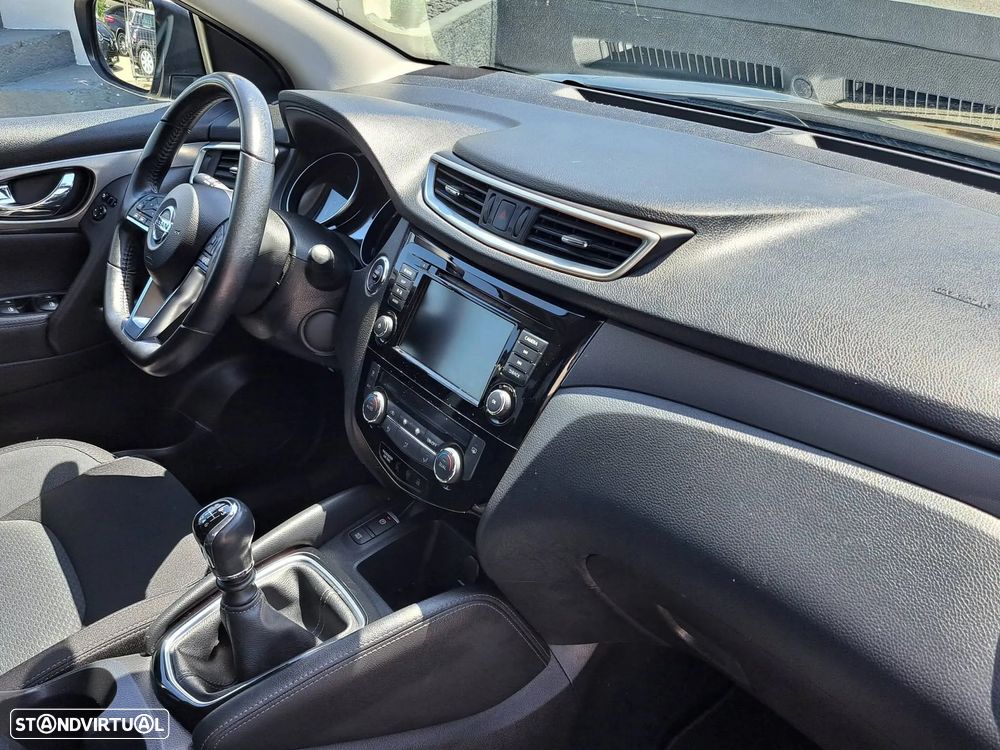 Nissan Qashqai 1.3 DIG-T N-Connecta J18 - 20