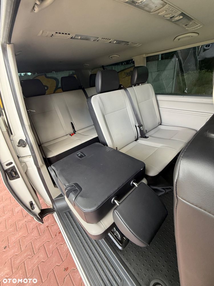 Volkswagen Caravelle - 12