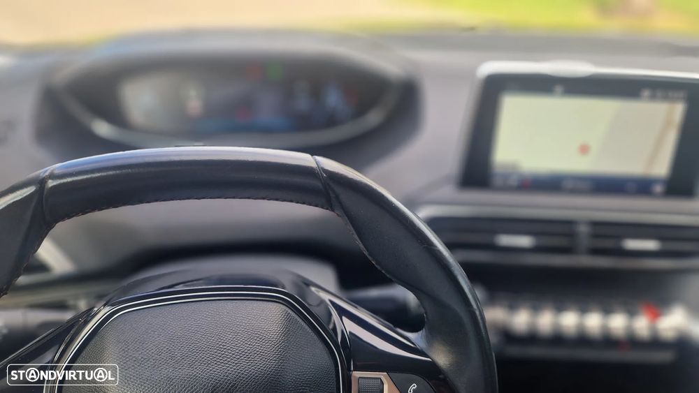 Peugeot 3008 PureTech 130 Stop & Start GPF Allure - 19