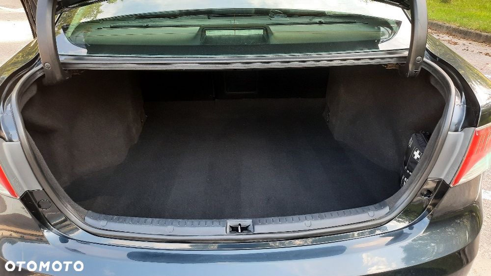 Toyota Avensis 2.2 D-4D Premium - 17