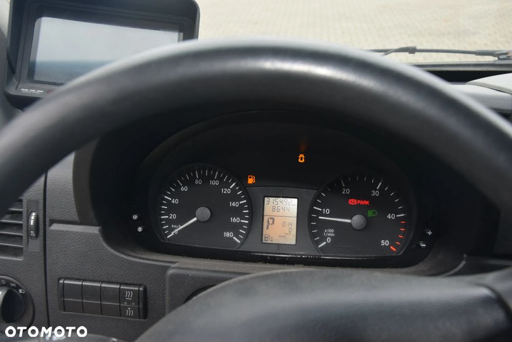 Mercedes-Benz Sprinter - 10