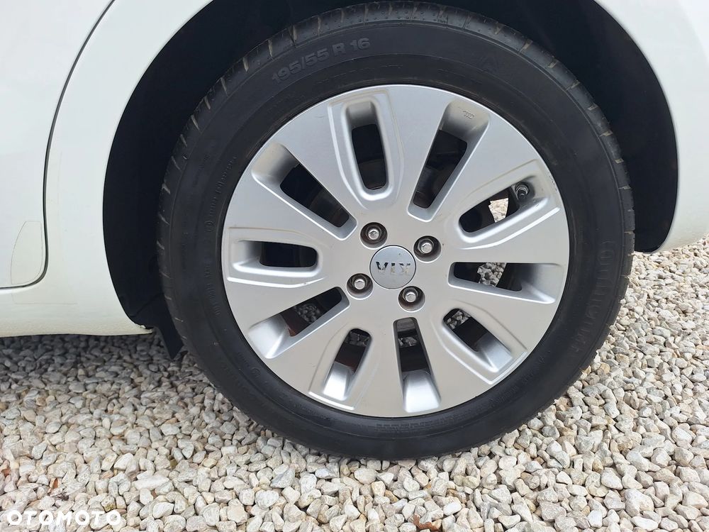 Kia Rio 1.4 Fifa World Cup Edition - 30