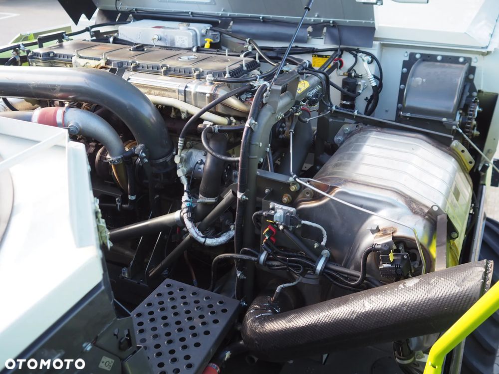 Claas Lexion 6700 + V930 - 10