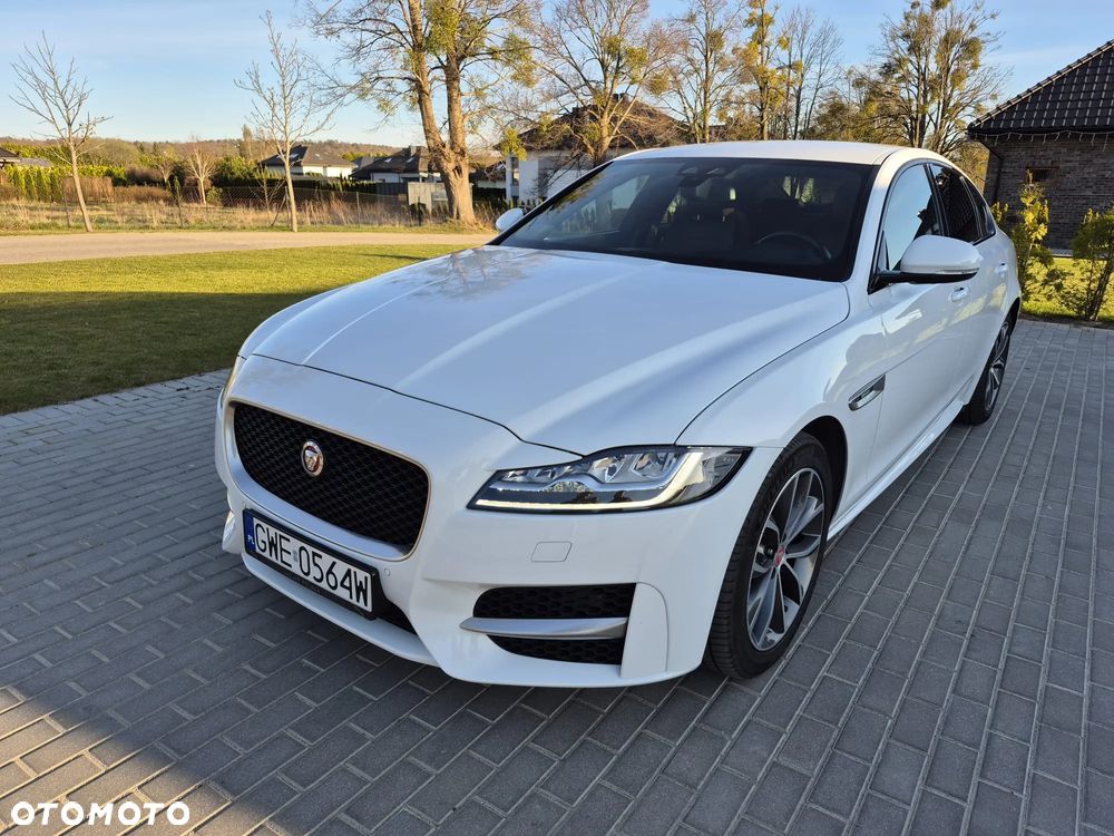 Jaguar XF 2.0 i4D AWD Prestige - 2