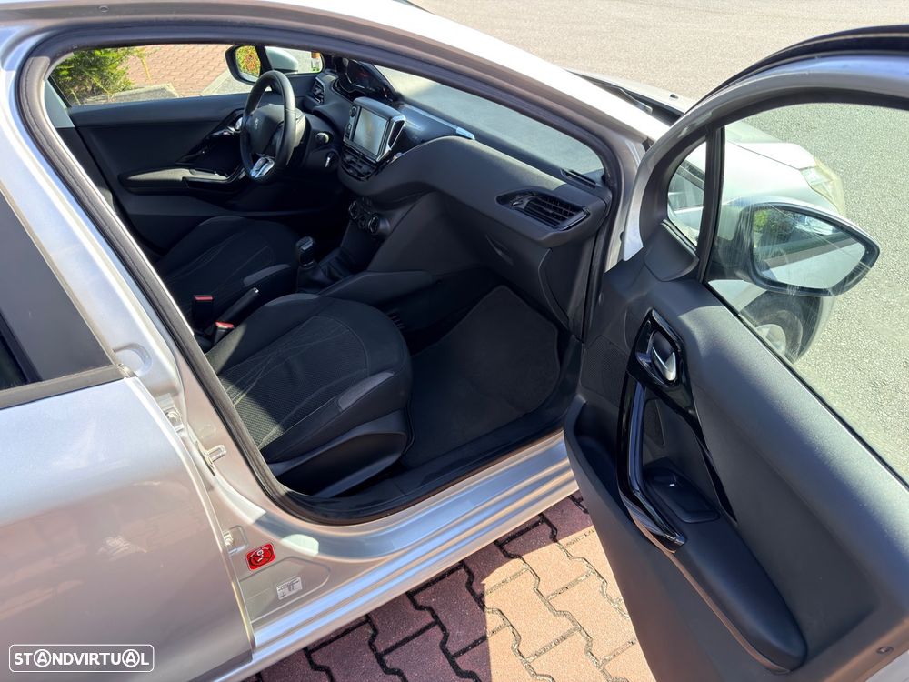 Peugeot 208 1.2 PureTech Allure - 13