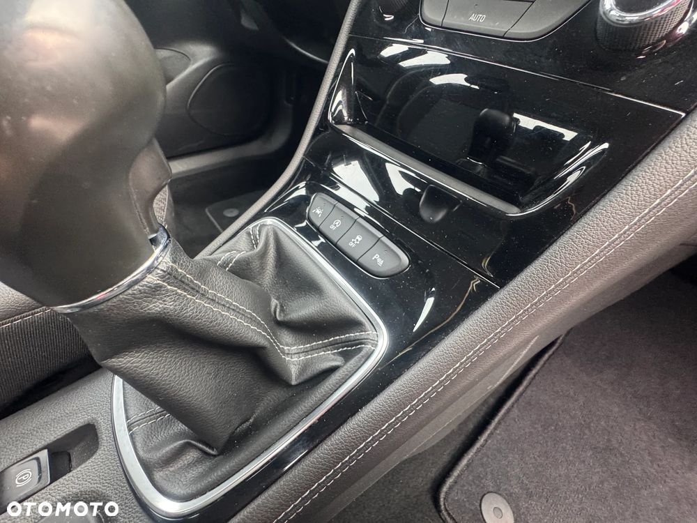 Opel Astra 1.4 Turbo Start/Stop Innovation - 28