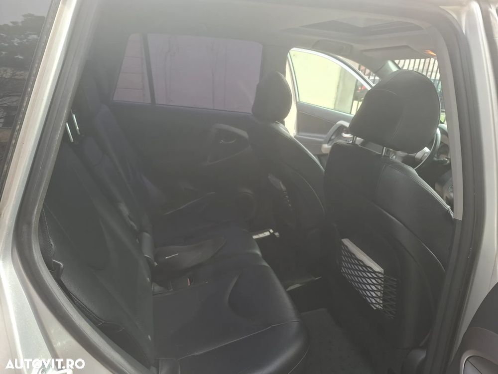 Toyota RAV4 2.2 D-4D Luxury City - 19