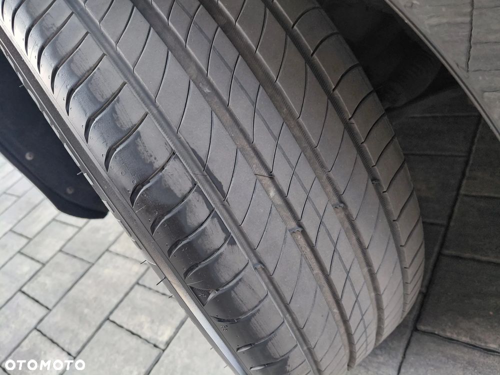 Volvo V40 T2 Summum - 26