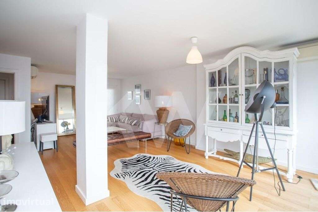 T2 Duplex - 2 Suites - 2 Estacionamentos - 139m2 - Algés - Grande imagem: 2/15