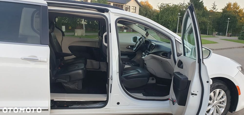 Chrysler Pacifica - 22
