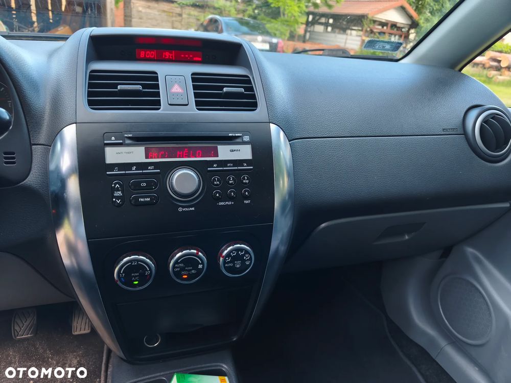 Suzuki SX4 1.9 DDiS 4WD GS / Premium - 10