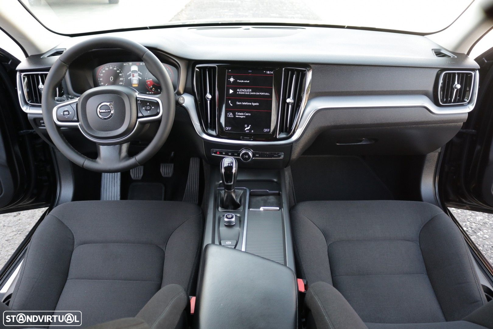 Volvo V60 2.0 D3 Momentum Core - 28