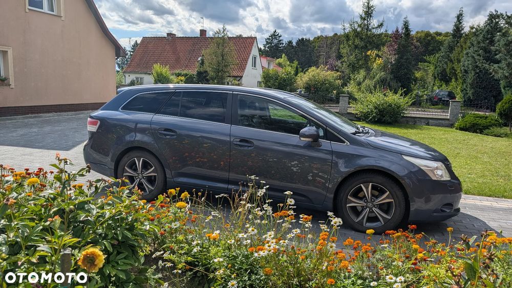 Toyota Avensis - 1