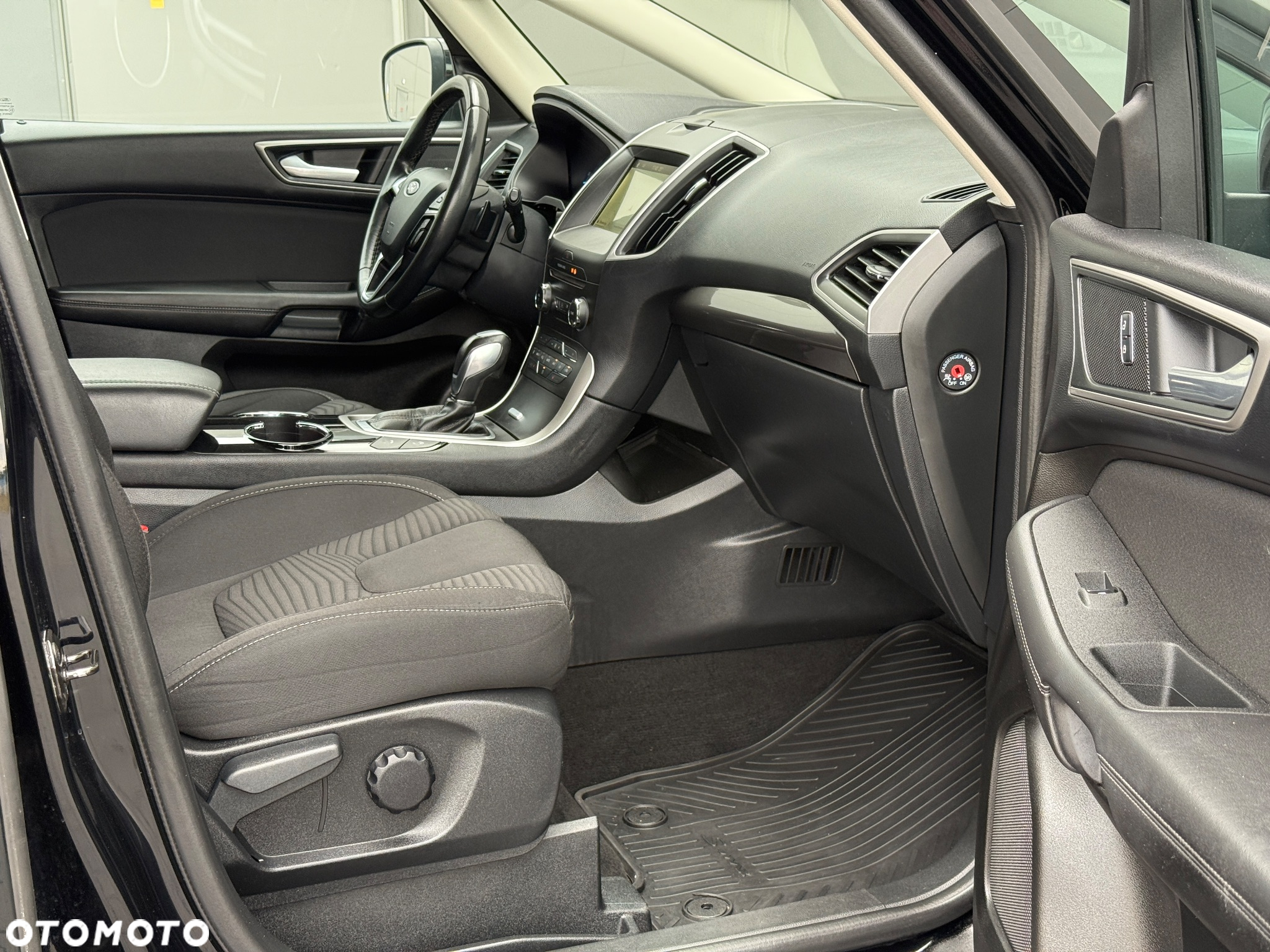 Ford S-Max - 36