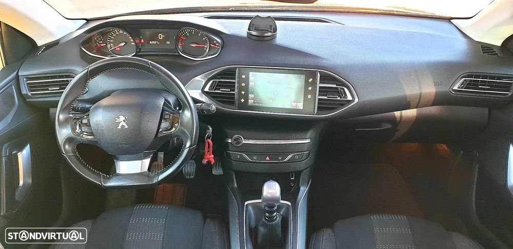 Peugeot 308 1.2 PureTech Allure - 12