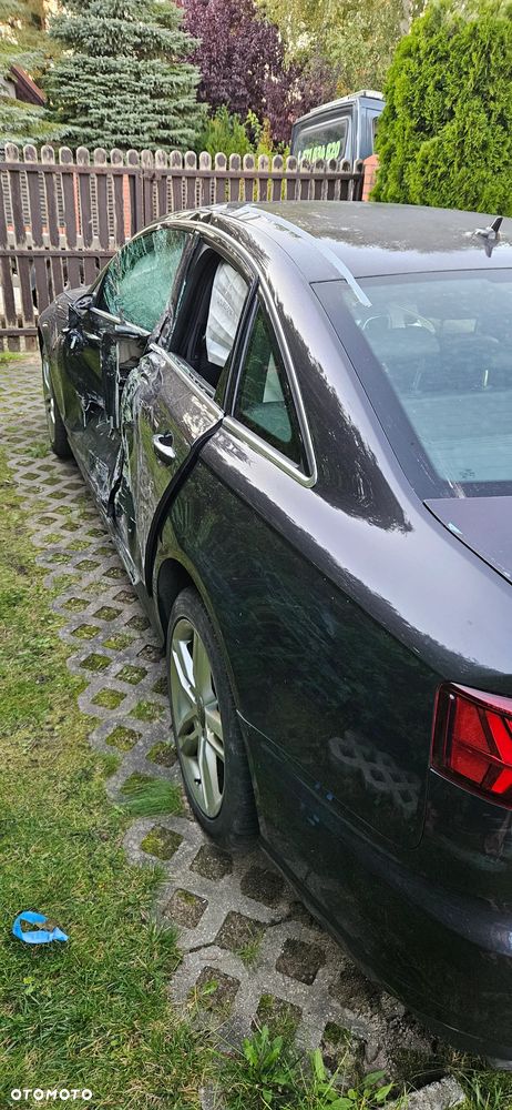 Audi A6 - 4