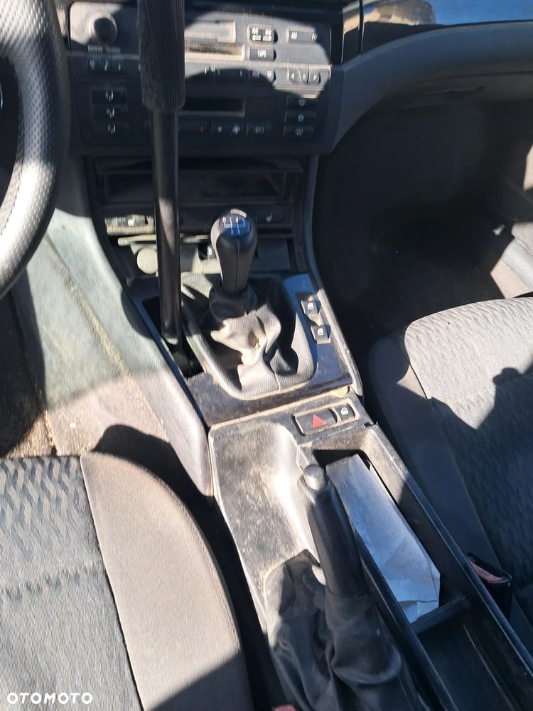 BMW Seria 3 323i - 7