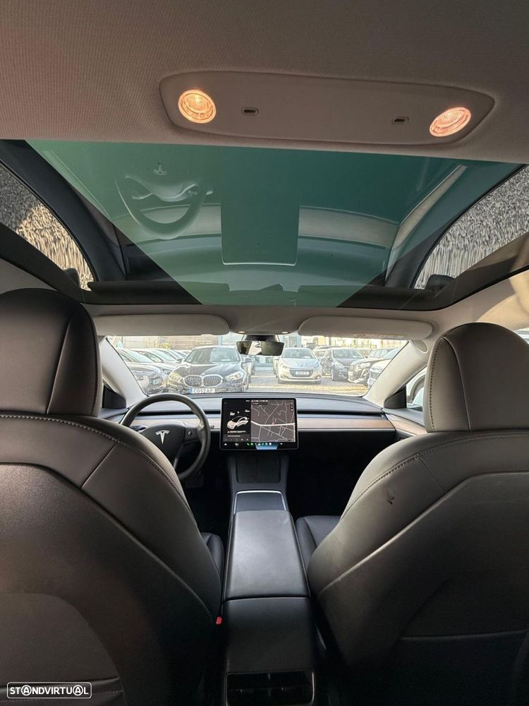 Tesla Model 3 - 10