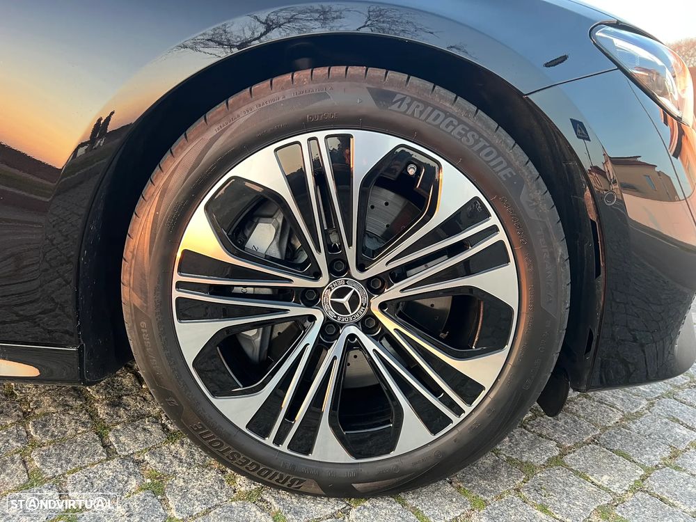 Mercedes-Benz E 300 Standard - 4