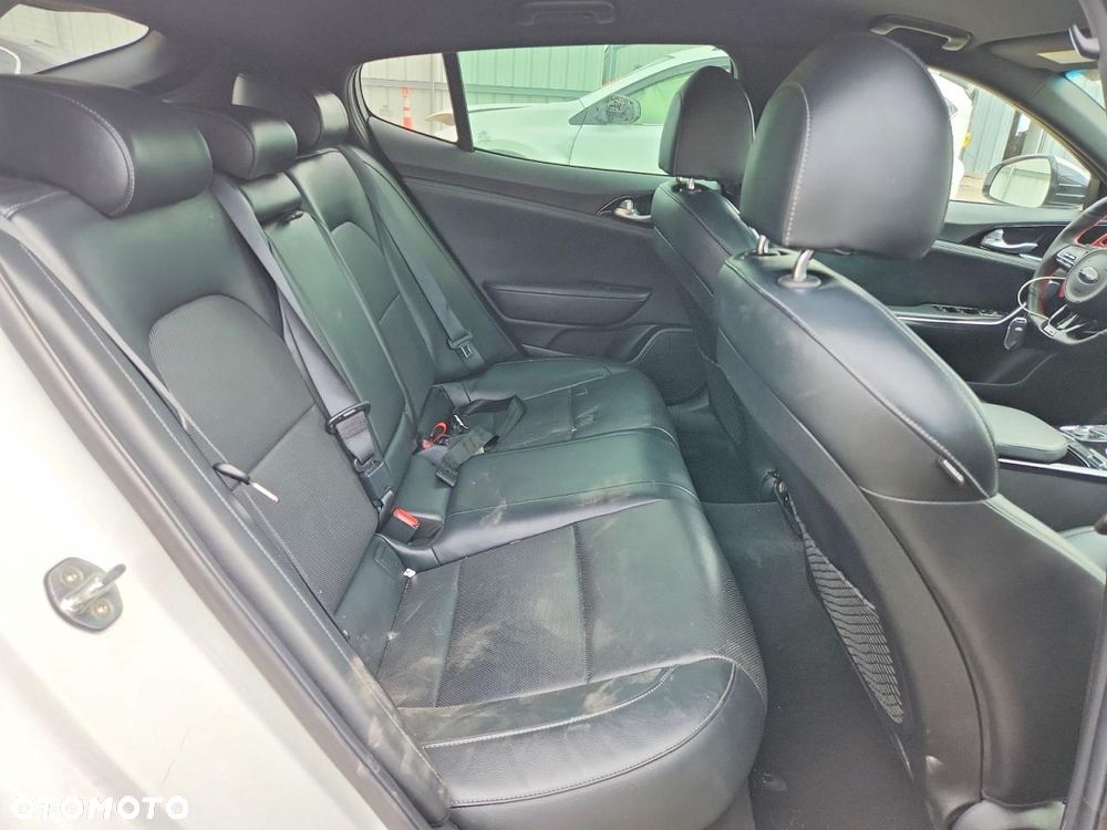 Kia Stinger 2.0 T-GDI GT Line - 6