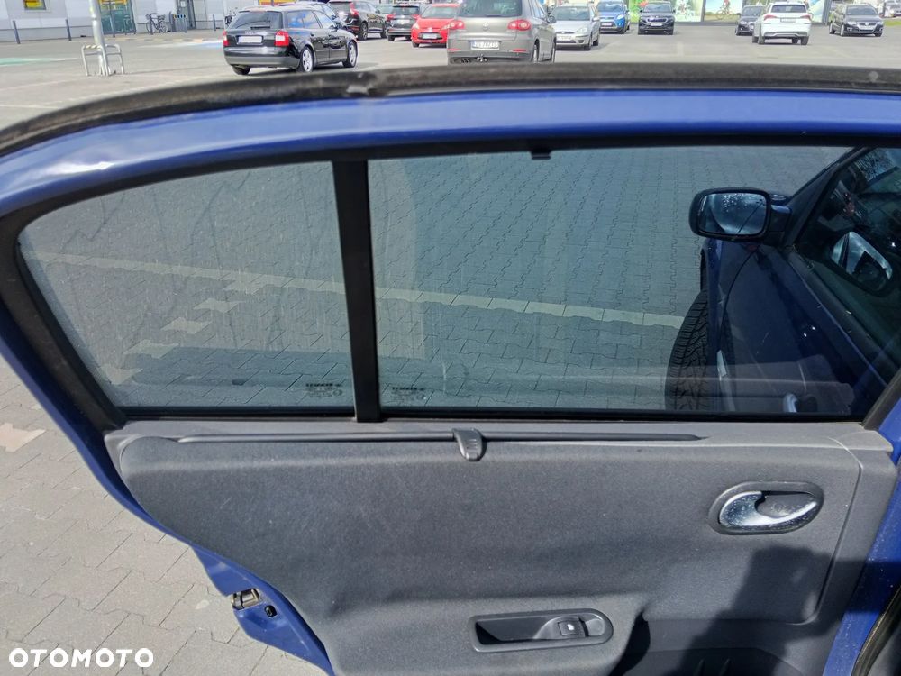Renault Megane 1.6 Avantage - 11