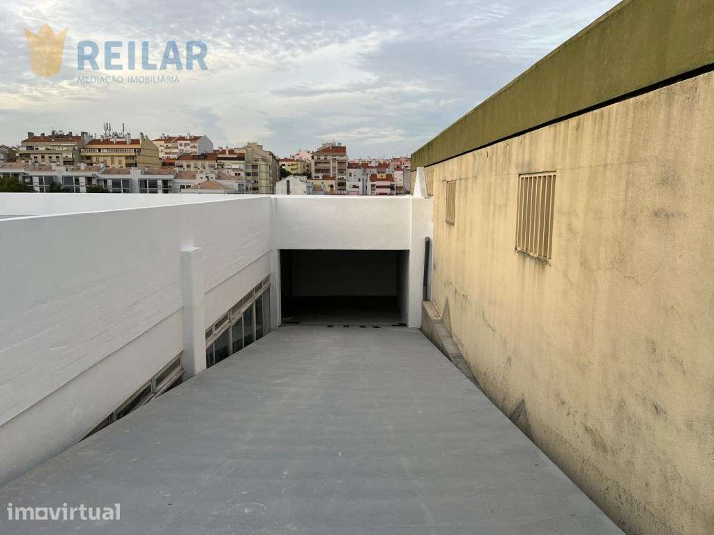 Prior Velho - Armazém 4.830 m2 - Grande imagem: 4/35