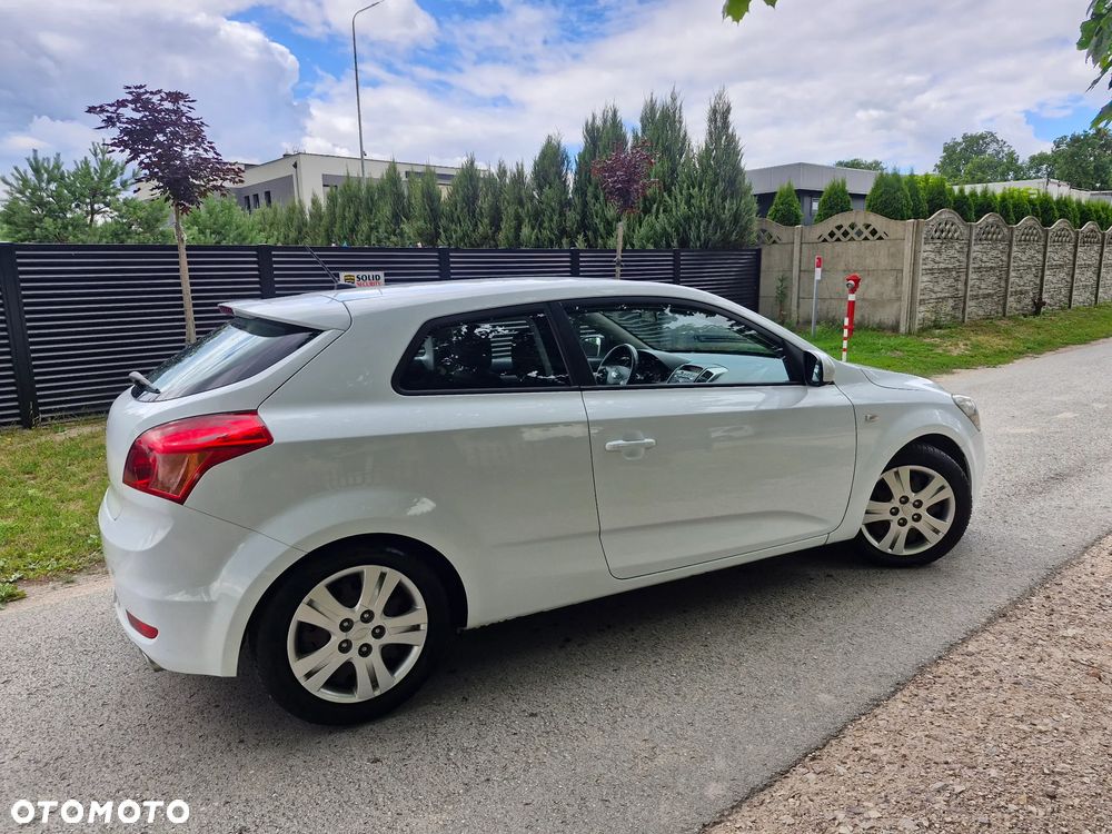 Kia Ceed 1.6 CRDi 90 ISG Spirit - 8