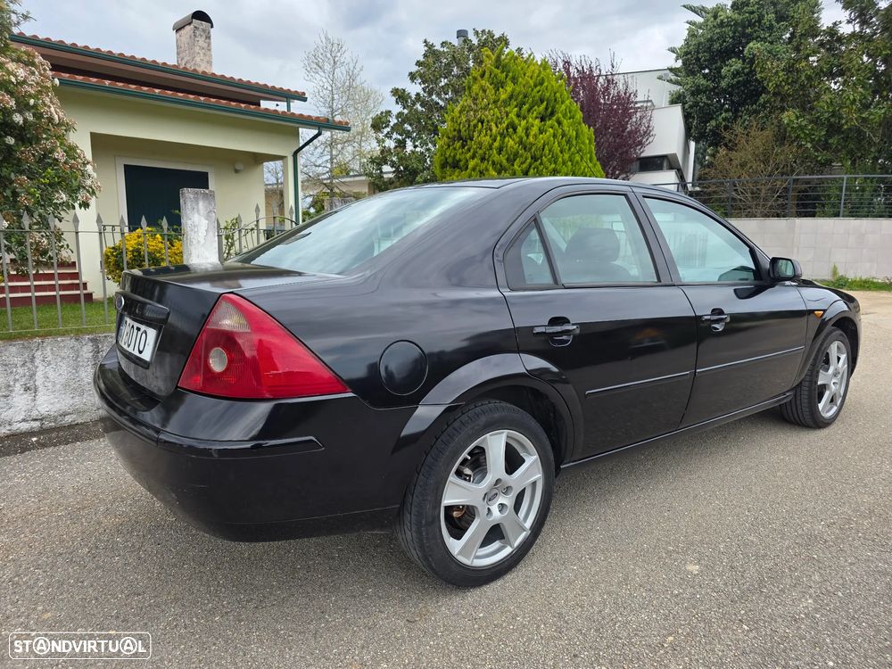 Ford Mondeo 1.8 Trend - 13