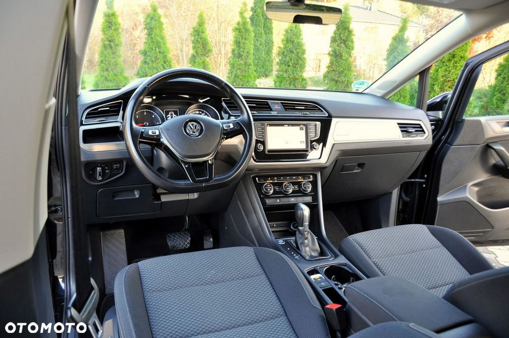 Volkswagen Touran - 29