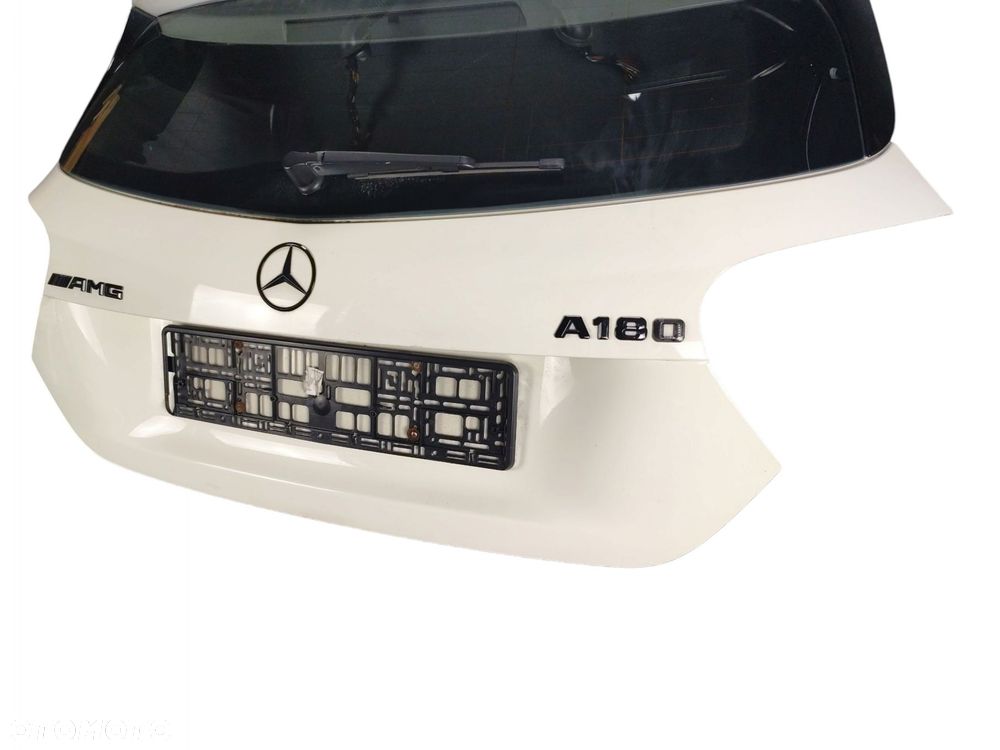 KLAPA BAGAŻNIKA TYŁ MERCEDES A W176 (2012-2015) AMG KOD LAKIERU 650 - 2