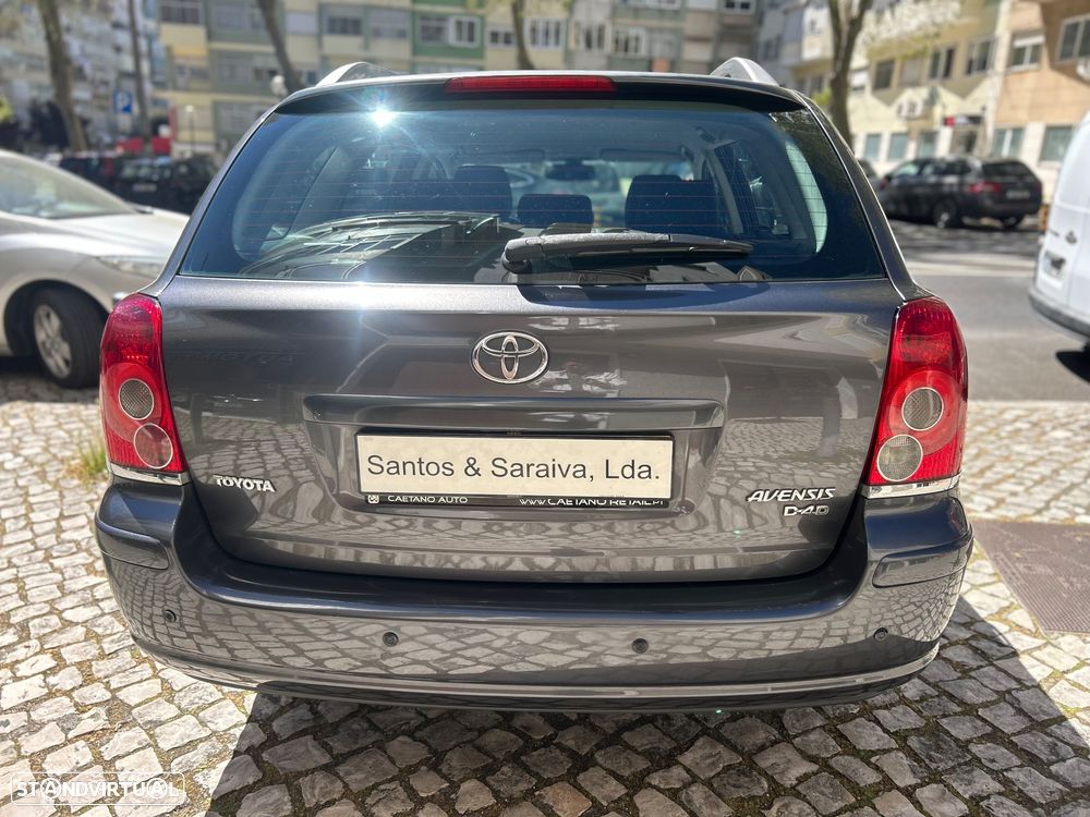 Toyota Avensis SW 2.0 D-4D - 2