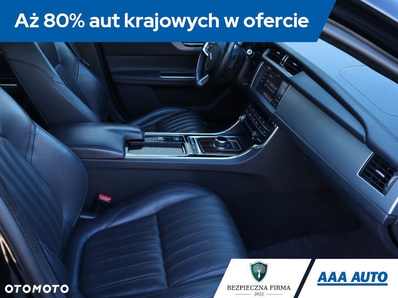 Jaguar XF - 11