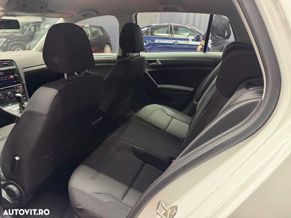 Volkswagen Golf 1.5 TGI BlueMotion DSG Trendline - 14