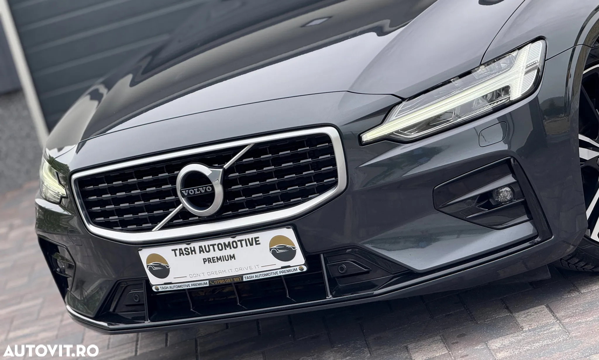 Volvo V60 T4 Geartronic R-Design - 12