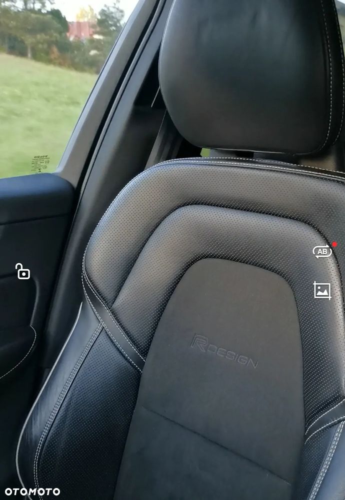 Volvo XC 60 D4 AWD Geartronic RDesign - 24