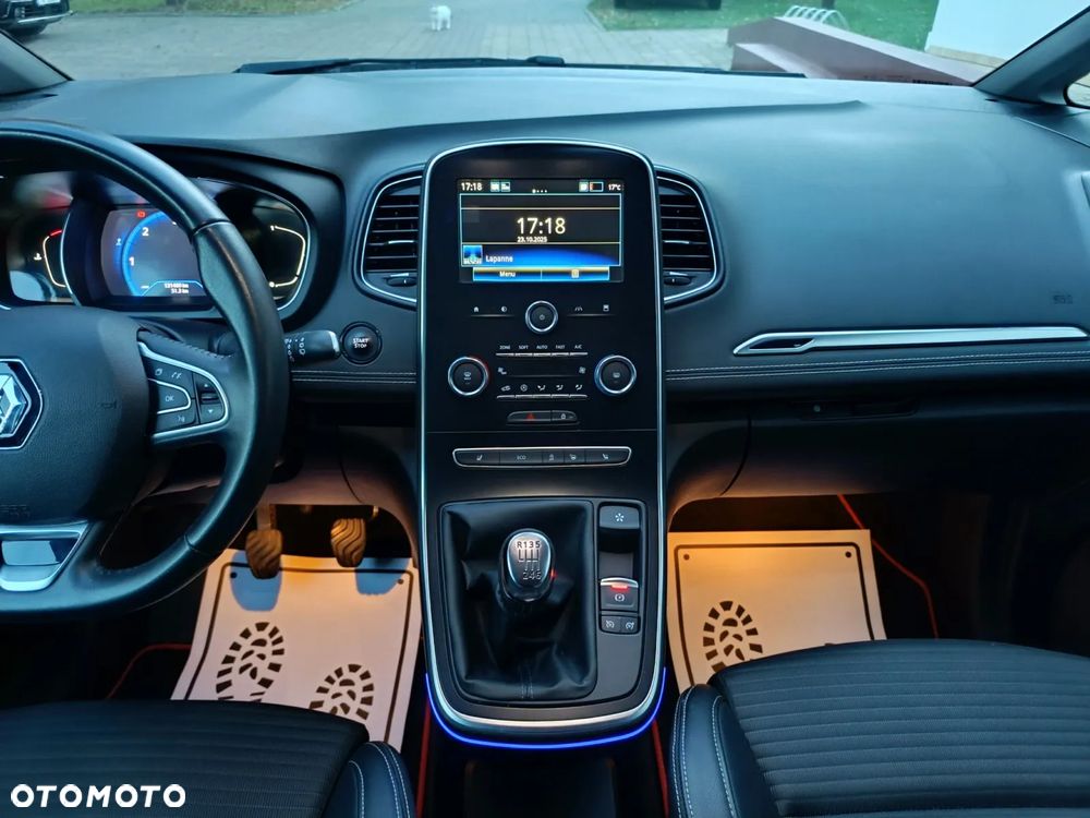 Renault Grand Scenic BLUE dCi 120 BLACK EDITION - 27