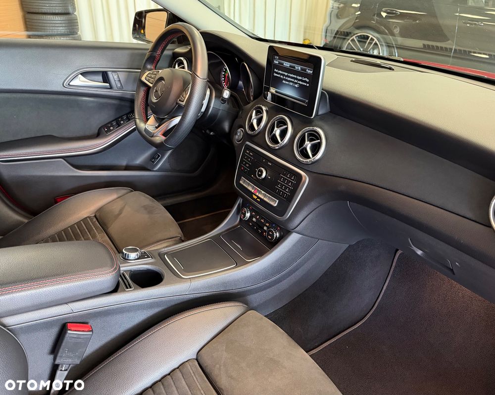 Mercedes-Benz CLA 200 7G-DCT AMG Line - 8