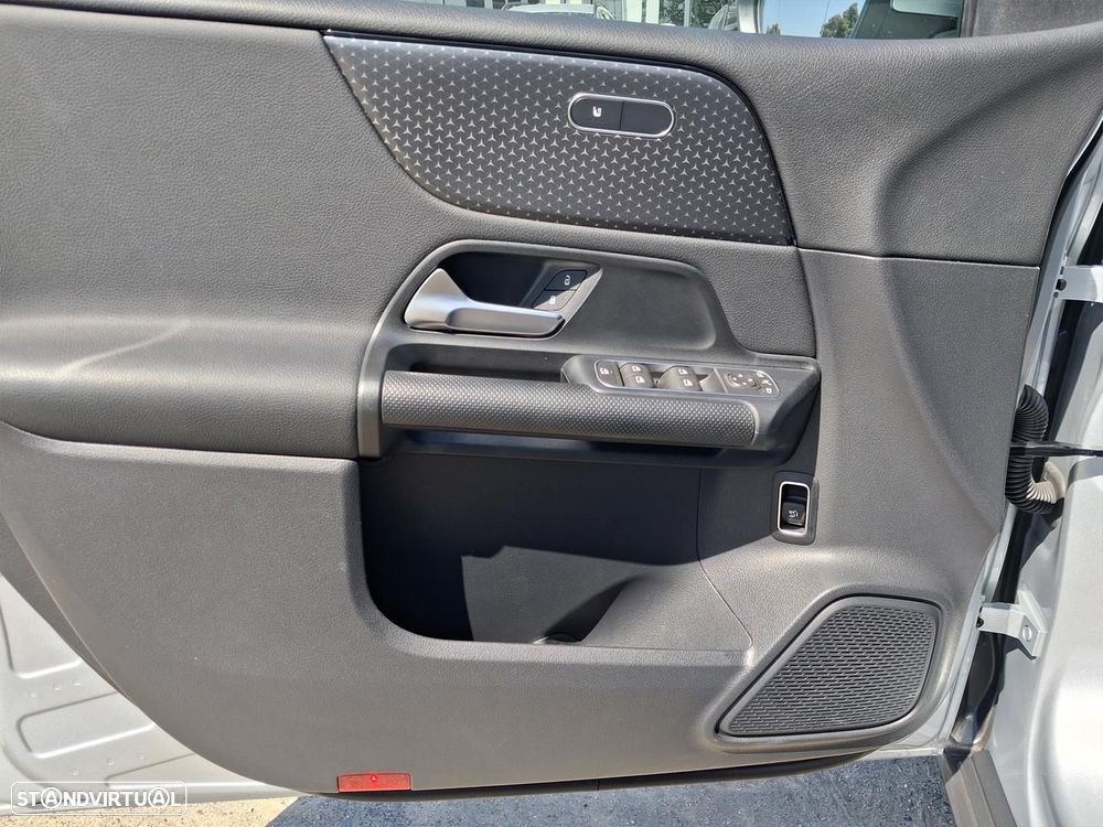 Mercedes-Benz B 180 d - 8