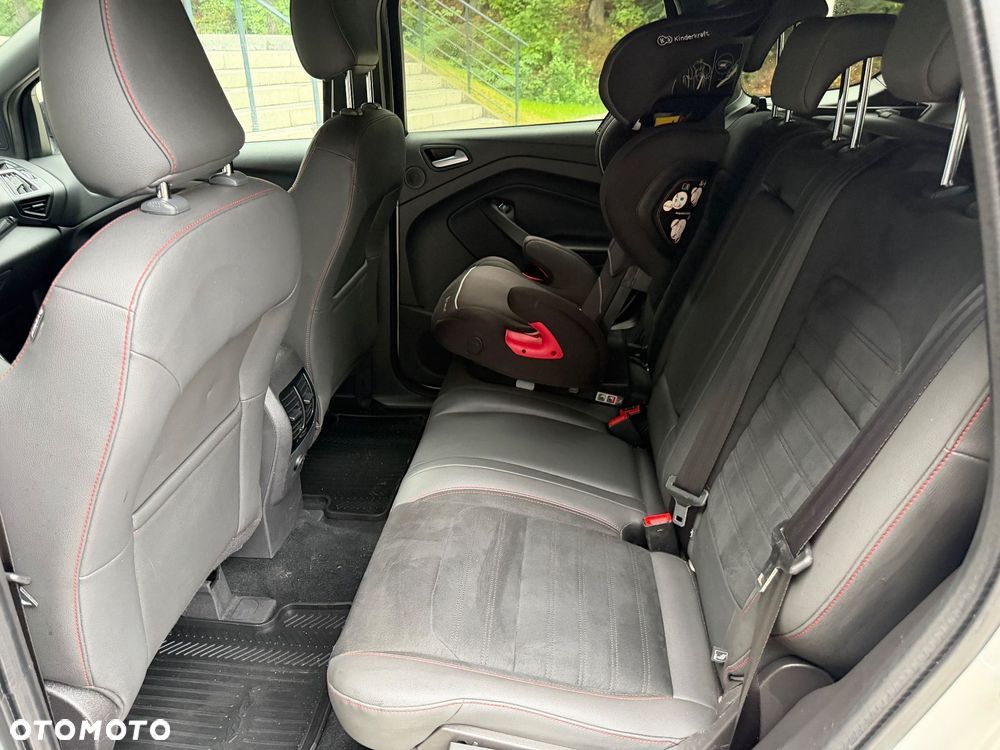 Ford Kuga 2.0 TDCi 4x4 ST-Line - 26